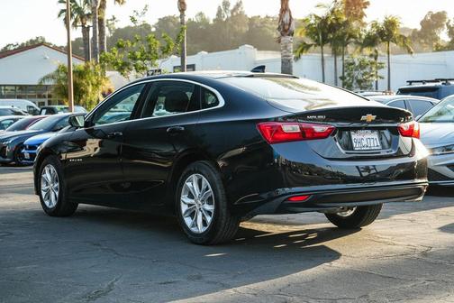 Mosaic Black Metallic 2023 Chevrolet Malibu FWD 1LT