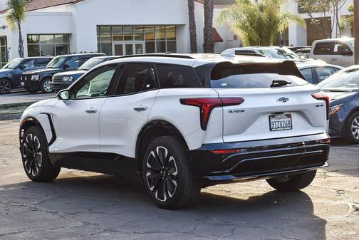 Iridescent Pearl Tricoat 2025 Chevrolet Blazer EV AWD RS