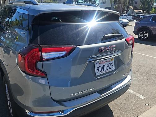 2023 GMC Terrain SLT