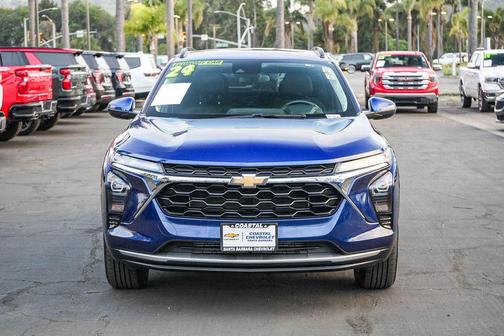 Blue Glow Metallic 2024 Chevrolet Trax LT