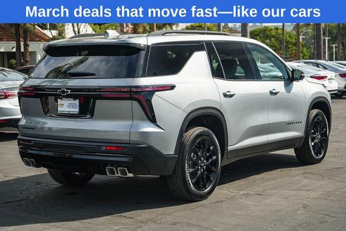 Sterling Gray Metallic 2026 Chevrolet Traverse LT