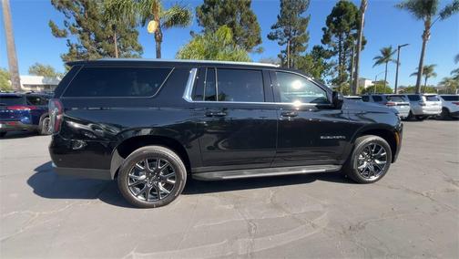 2025 Chevrolet Suburban LT