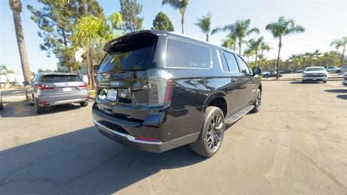 2025 Chevrolet Suburban LT