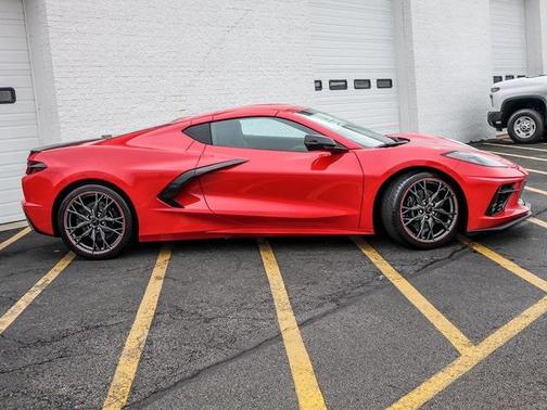 2026 Chevrolet Corvette Stingray w/2LT