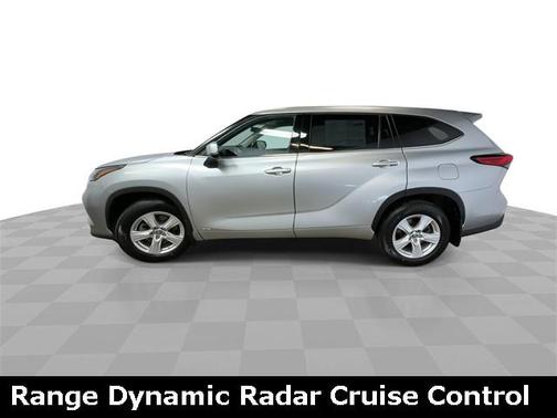2022 Toyota Highlander Hybrid LE