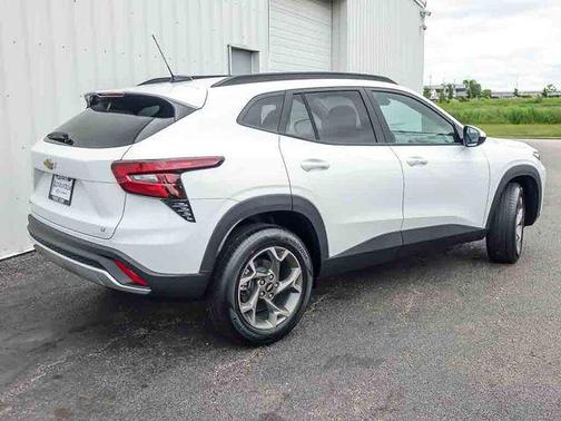 Summit White 2026 Chevrolet Trax LT