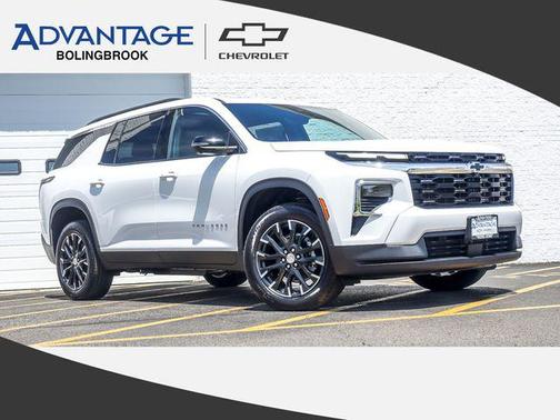 Summit White 2026 Chevrolet Traverse LT