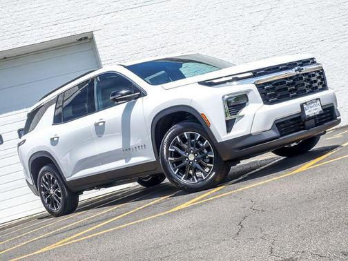 Summit White 2026 Chevrolet Traverse LT