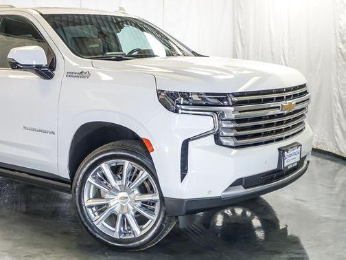 Summit White 2022 Chevrolet Suburban 4WD High Country