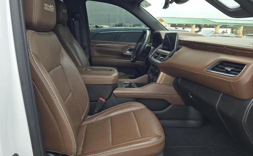 Summit White 2022 Chevrolet Suburban 4WD High Country