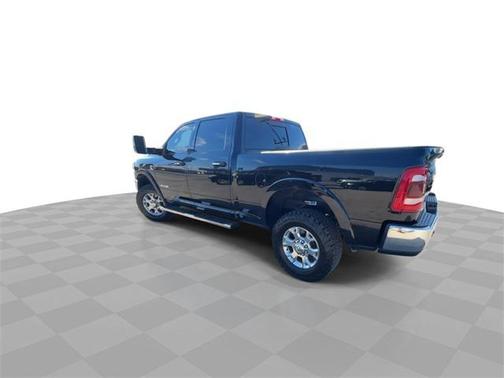 2022 RAM 2500 Laramie Crew Cab 4x4 6'4' Box