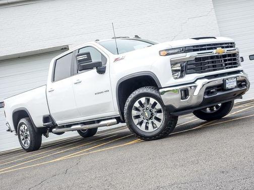Summit White 2026 Chevrolet Silverado 2500 LT