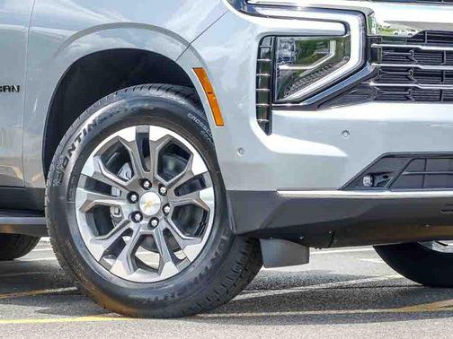 Sterling Gray Metallic 2026 Chevrolet Suburban LT