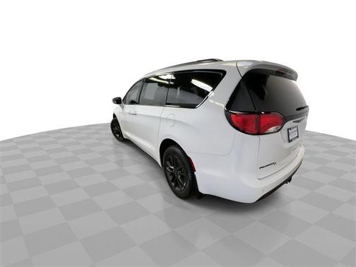 2020 Chrysler Pacifica L