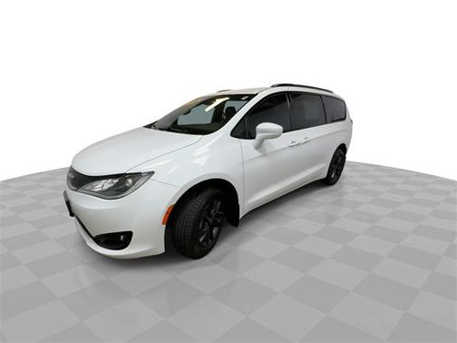 2020 Chrysler Pacifica L