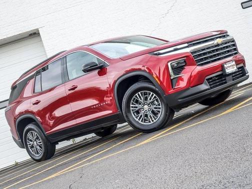 2025 Chevrolet Traverse LT