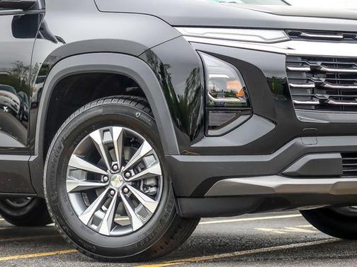 Mosaic Black Metallic 2026 Chevrolet Equinox 1LT