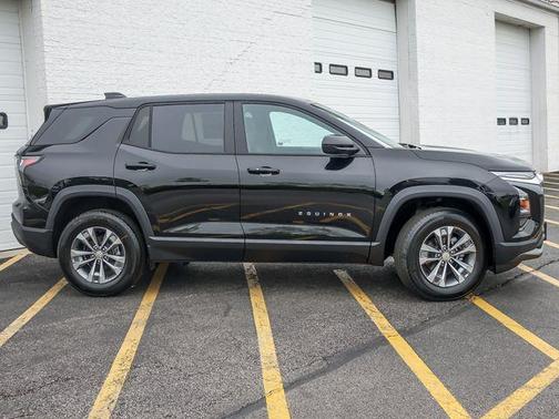 Mosaic Black Metallic 2026 Chevrolet Equinox 1LT