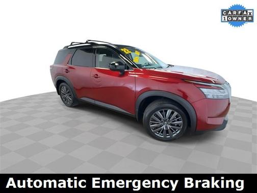 2022 Nissan Pathfinder SL 2WD