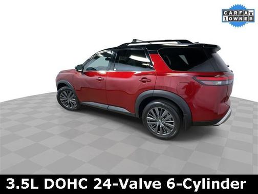 2022 Nissan Pathfinder SL 2WD