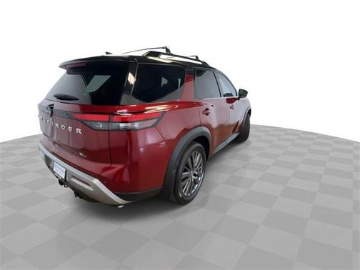 2022 Nissan Pathfinder SL 2WD