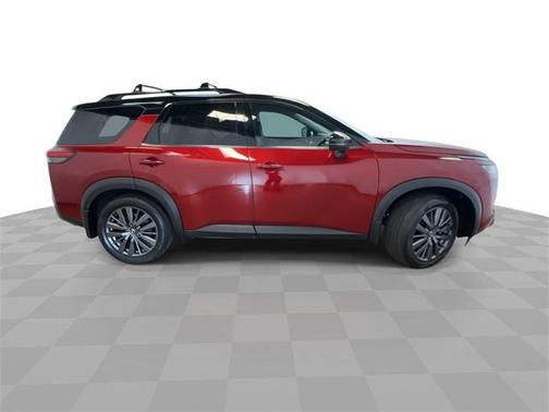 2022 Nissan Pathfinder SL 2WD