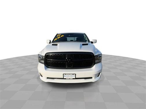 2017 RAM 1500 Night Crew Cab 4x4 6'4' Box