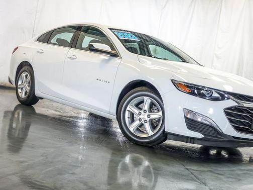 Summit White 2023 Chevrolet Malibu 1LS