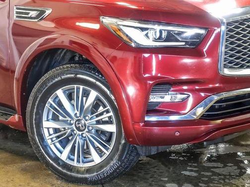 2022 INFINITI QX80 Luxe
