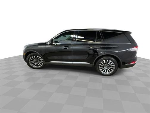 2023 Lincoln Aviator Standard AWD