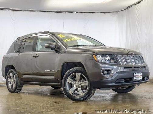 Photo 2 of 31 of 2016 Jeep Compass Latitude