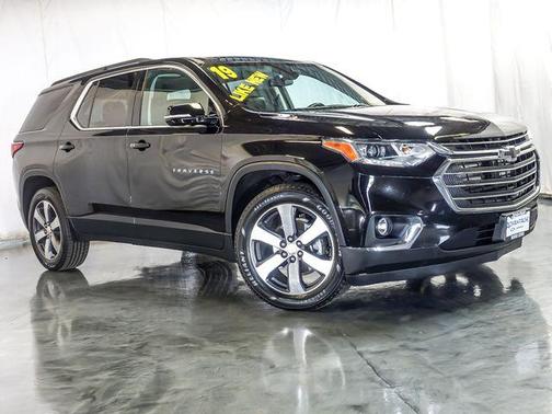 Mosaic Black Metallic 2019 Chevrolet Traverse LT Leather