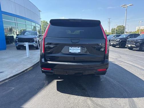 2023 Cadillac Escalade Sport
