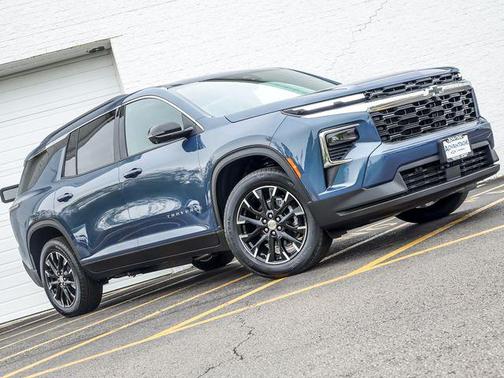 Lakeshore Blue Metallic 2026 Chevrolet Traverse LT