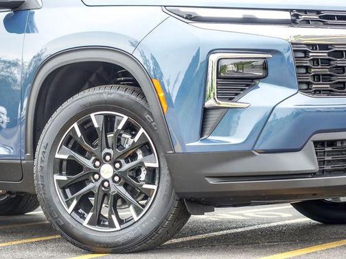Lakeshore Blue Metallic 2026 Chevrolet Traverse LT