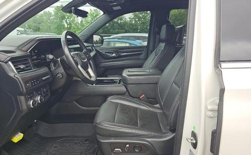 White Frost Tricoat 2022 GMC Yukon Denali
