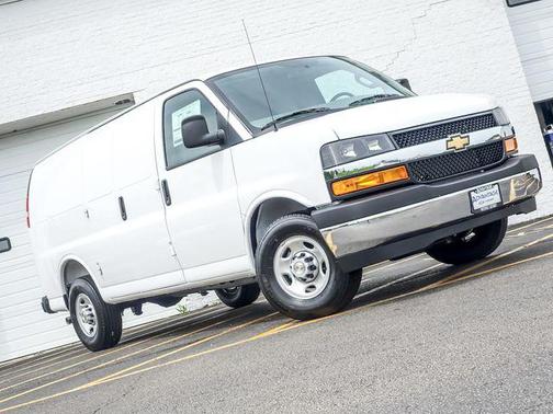 Summit White 2026 Chevrolet Express 2500 Work Van