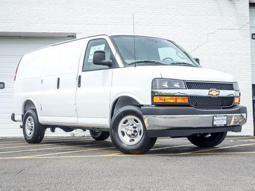 Summit White 2026 Chevrolet Express 2500 Work Van