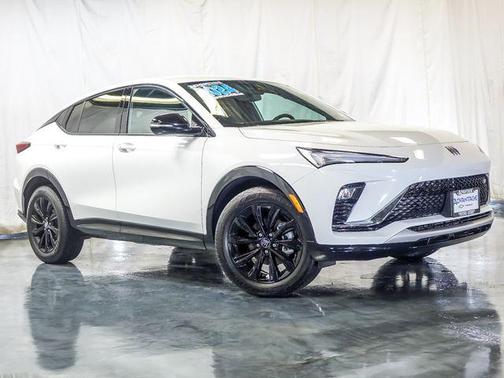 Summit White 2024 Buick Envista Sport Touring FWD