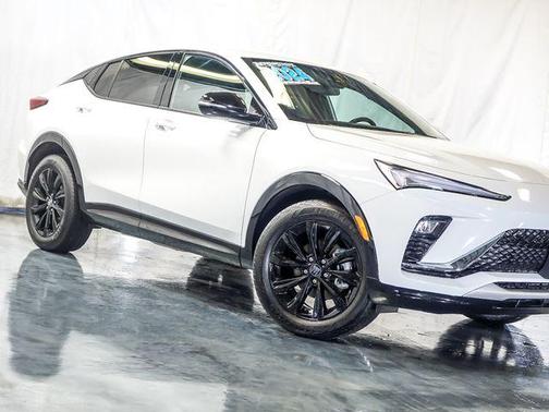 Summit White 2024 Buick Envista Sport Touring FWD