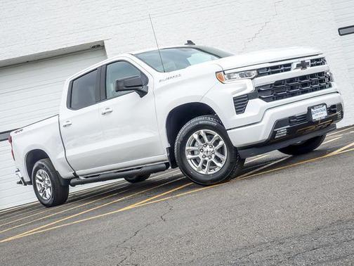 Summit White 2026 Chevrolet Silverado 1500 RST
