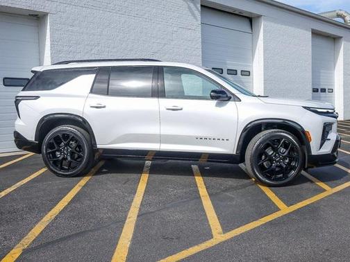 2025 Chevrolet Traverse RS