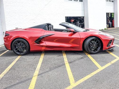 Red Mist Metallic Tintcoat 2026 Chevrolet Corvette Stingray w/2LT