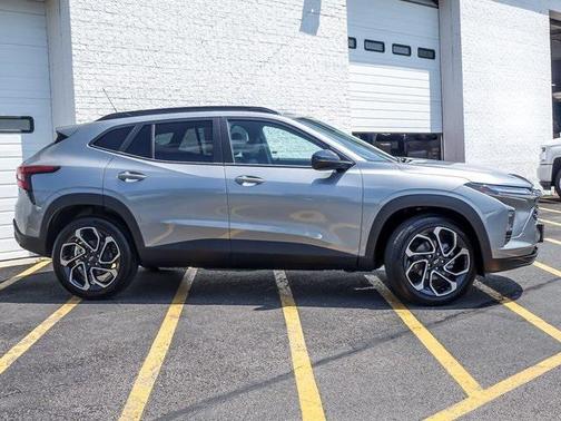 2025 Chevrolet Trax FWD 2RS