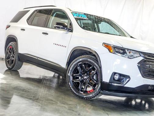Summit White 2018 Chevrolet Traverse Premier