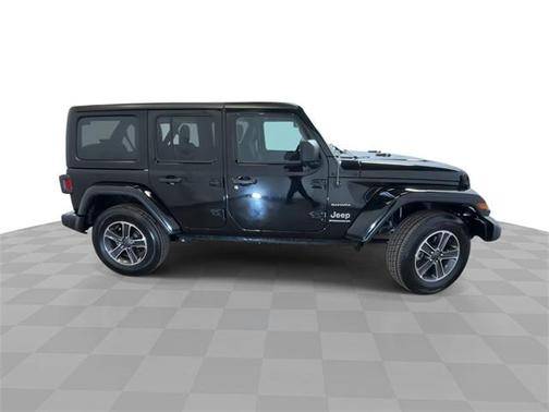 2023 Jeep Wrangler 4-Door Sahara 4x4