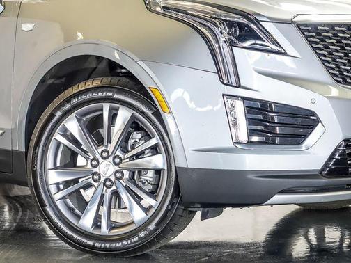 Argent Silver Metallic 2025 Cadillac XT5 Premium Luxury
