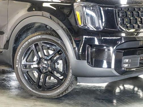 Ebony Black 2024 Kia Telluride SX X-Line