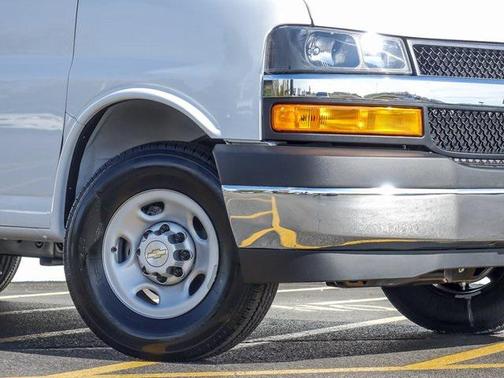 2025 Chevrolet Express 2500 RWD 2500 Regular Wheelbase WT