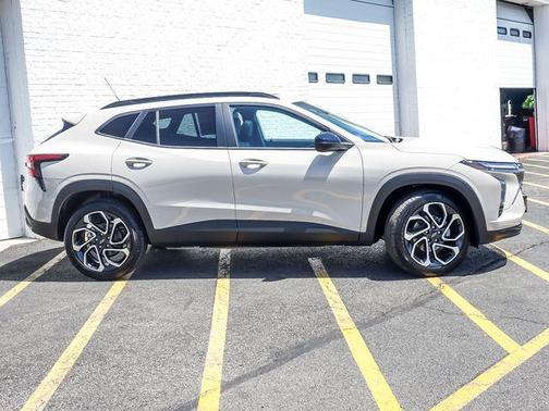 White Sands 2026 Chevrolet Trax FWD 2RS